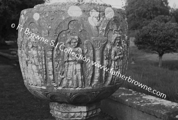 MOORE ABBEY  DETAILS OF FONT